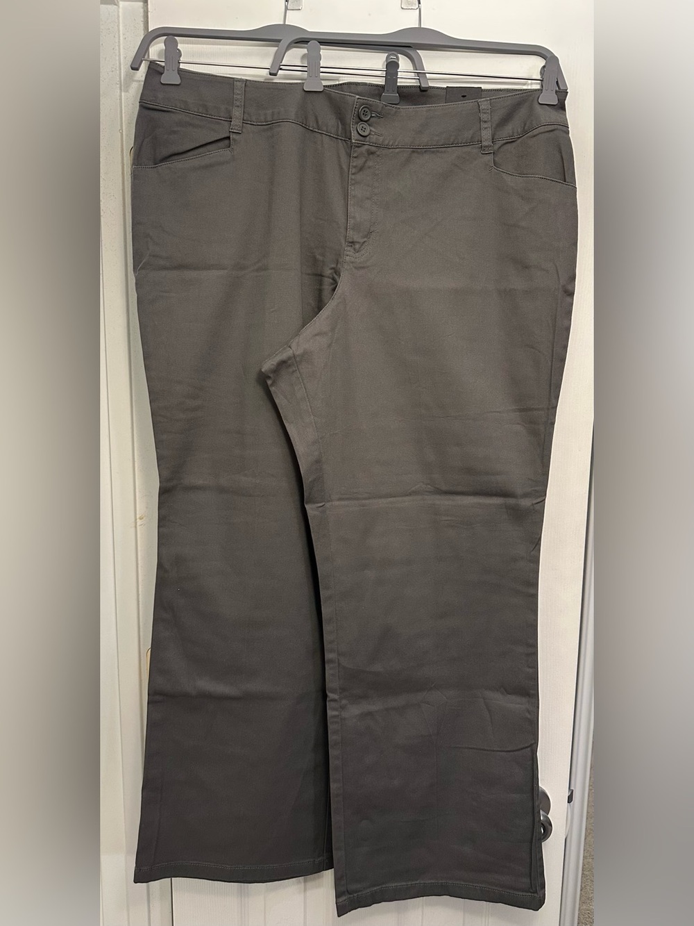 🤩😍 NWT Lane Bryant Grey Chino Pants—Immaculate Condition—20 Ave.
